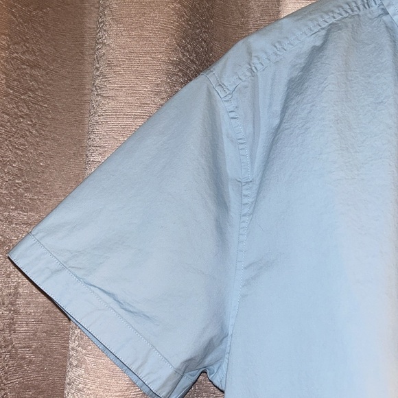 Guess Size XXL Pale Blue Short Sleeved Button Down Shirt - Picture 4 of 8